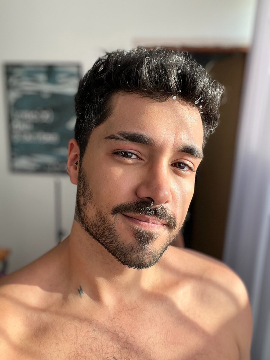 @__daniboy__ Leite mineiro. Bom até pro cabelo.