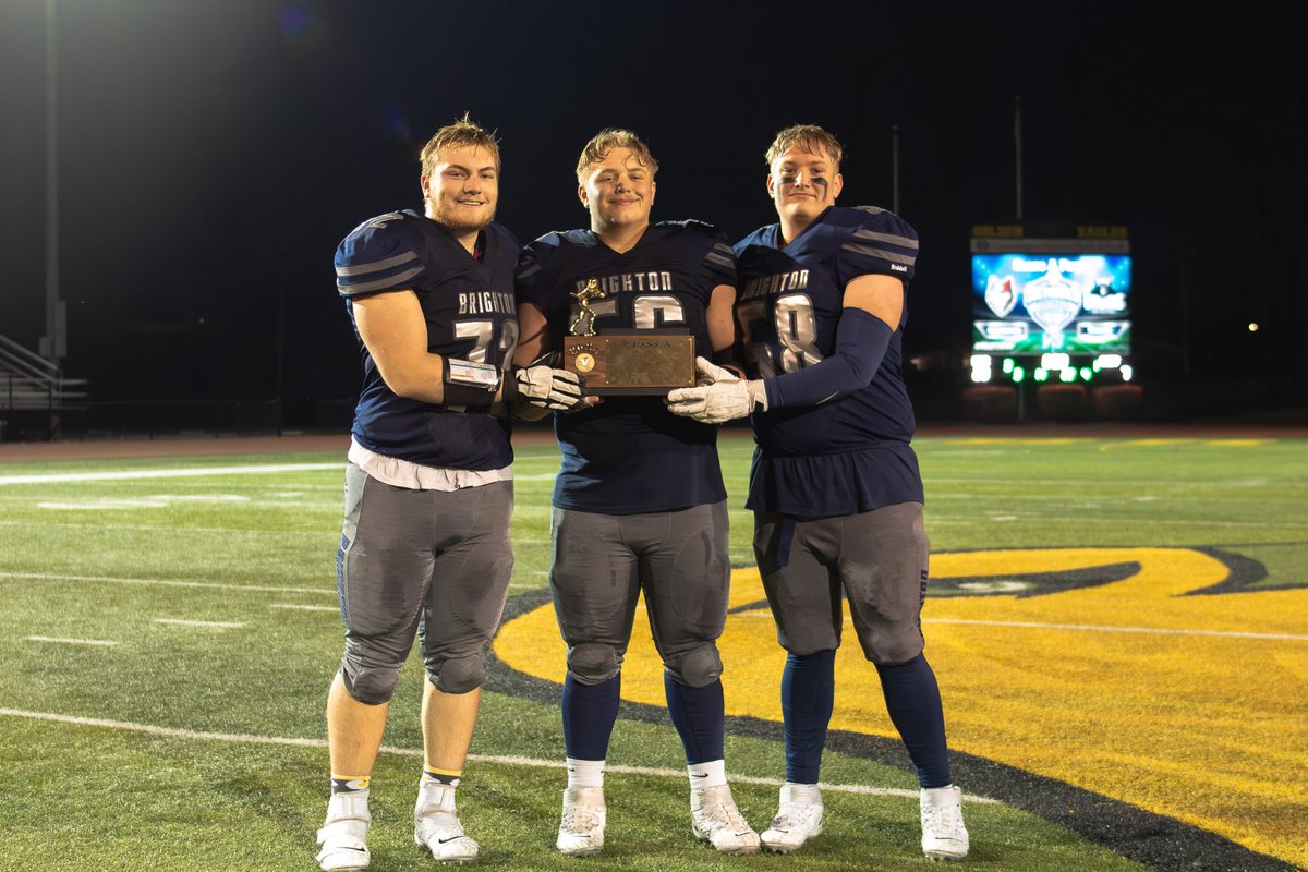 shawnblake99's tweet photo. Sectional Champs ✅
Regional Champs ✅
NOT DONE YET❗️

FILM FROM BOTH GAMES ⬇️⬇️
https://t.co/XT0ityF8TU
https://t.co/oDc5bmema9

@CoachLian8 @MWeimer26 @Brighton_FB https://t.co/U3TBvdxiQf