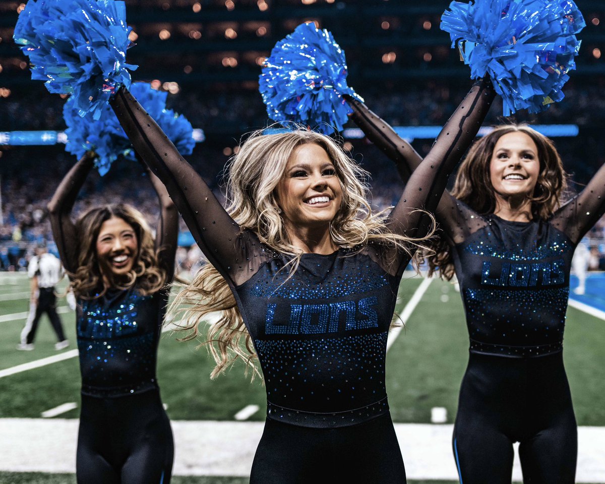 Lions Cheerleaders tweet media
