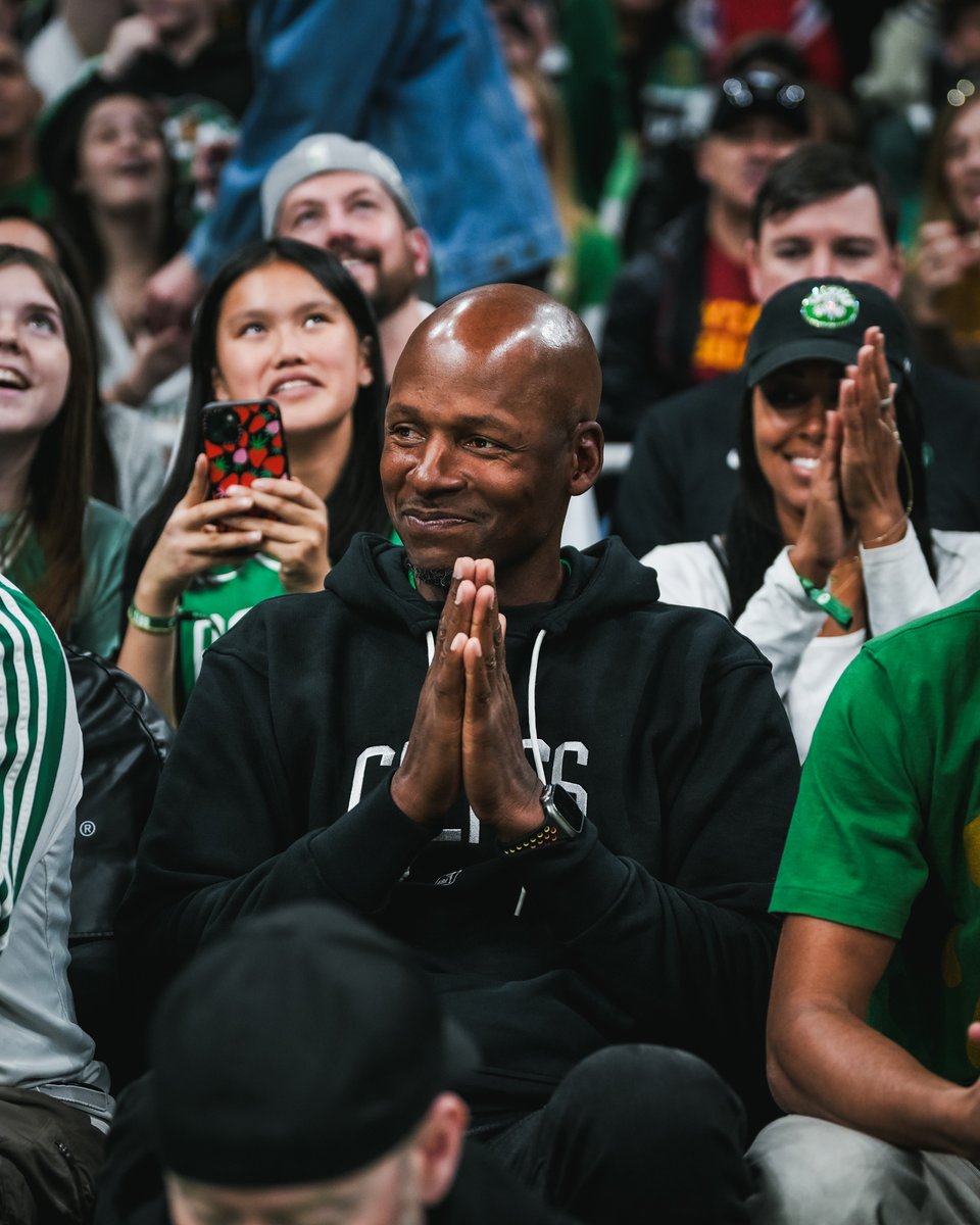RAY FOR THREEEE in the building  👏