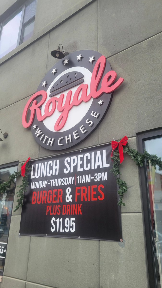 StudMetalX's tweet photo. Checking out this place out Royal with Cheese lol trying out Big Kanuna burger with parmean/garlic fries taste good.😀 Going to see Exodus show tonight!😀 https://t.co/h5XmZszqt7