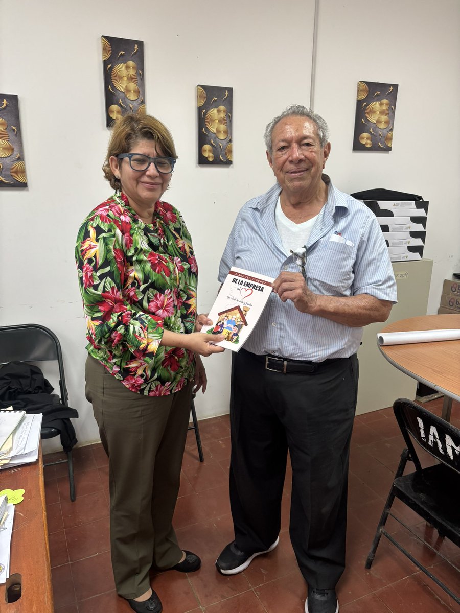 Días atrás llevé a mi papá a visitar su alma mater. El Instituto de Artes Mecánicas de Divisa en la provincia de Herrera, para entregar una copia de mi libro, donde por supuesto hablo de su colegio y de su orgullo en donde aprendió su oficio de Mecánico Tornero.