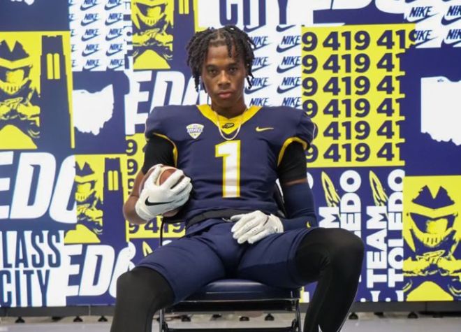 RyanWrightRNG's tweet image. Jett White @G6Arron weighing recruiting options as 4-star’s team makes Florida playoff run. 

si.com/high-school/fl… #OneRocket  #FightOn #ItsAllAboutTheU