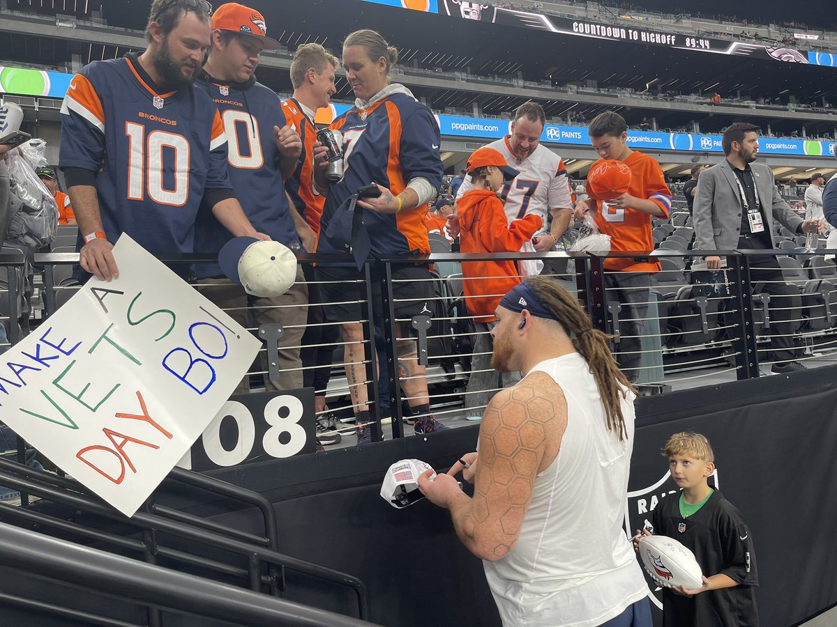 BRONCOS FANS ARE IN THE BUILDING!! 🏟️🔥🔵🟠