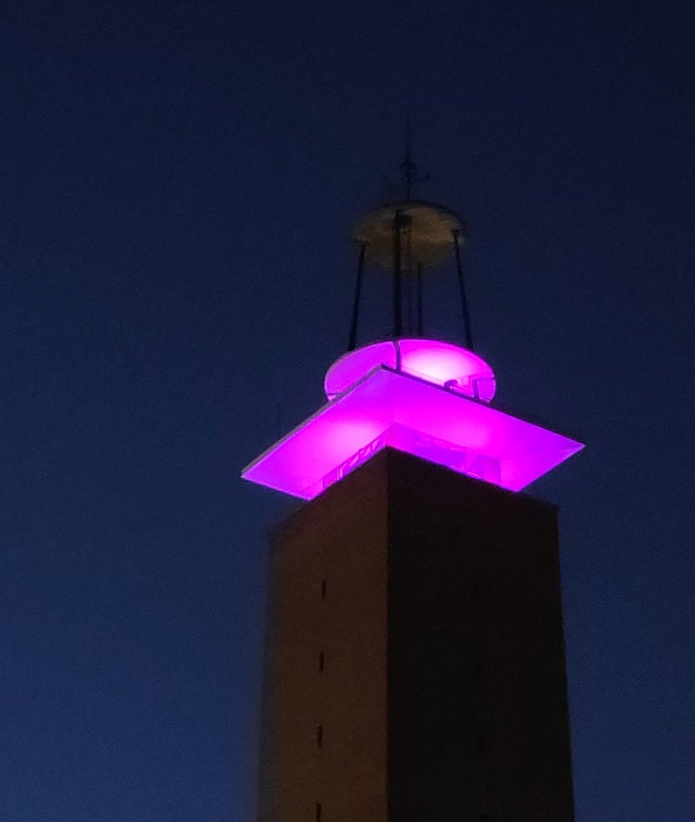 💜 La Torre de la UPO se ilumina un año más de color violeta, como símbolo de nuestro compromiso de contribuir a la eliminación de las violencias machistas, implementando acciones de formación en perspectiva de género dirigida a toda la comunidad universitaria. 

#25N