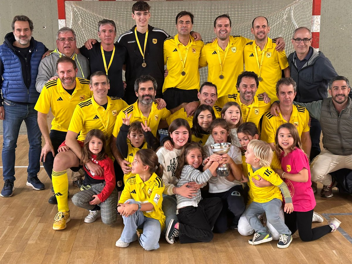 Athc_Papis's tweet photo. 1r títol oficial dels Borinots!!!
CAMPIONS DE CATALUNYA d'hoquei sala.
Ja tenim la 1a COPA!
I no serà l'última! https://t.co/UN4XwQ0je3