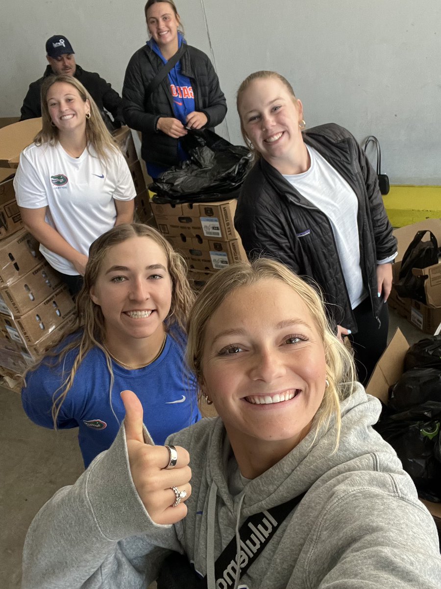 Kenleigh Cahalan (@cahalankenleigh) on Twitter photo Super thankful for getting to work with Bread of the Mighty Food Bank on Saturday! We got a chance to hand turkeys out to families who needed them, and it was amazing to see what a difference it can make for them! <a href="/Fl_Victorious/">Florida Victorious</a> #fvfoundation Super thankful for getting to work with Bread of the Mighty Food Bank on Saturday! We got a chance to hand turkeys out to families who needed them, and it was amazing to see what a difference it can make for them! <a href="/Fl_Victorious/">Florida Victorious</a> #fvfoundation