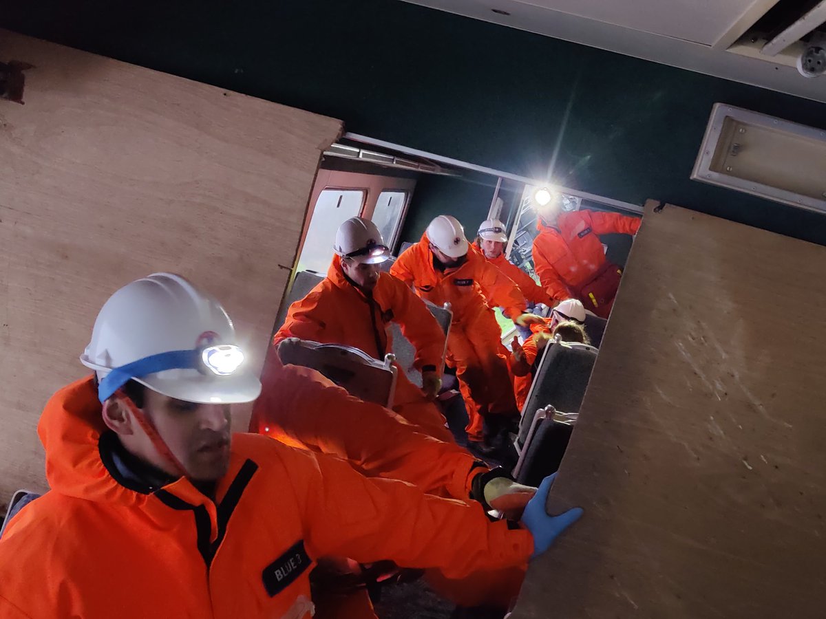Edel_Mullen's tweet photo. Day 3 @ATACCGroup 

It never gets old when i have the privilege to learn over and over again form the @ATACCFaculty 

Another successful course with a great team. 

#alwayslearning #ATACC #Criticalcare #EMS #TRAUMA https://t.co/xMtsclPwTL
