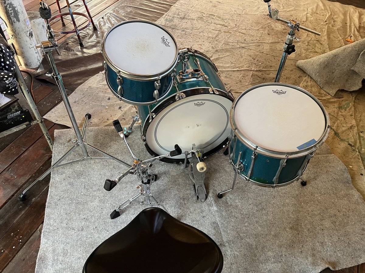 uncle_seaweed's tweet photo. Missed out this year on the glorious annual post artist open studios gig. I had the opportunity to play with the most amazing musicians and people there. https://t.co/n9H1jMfSIw