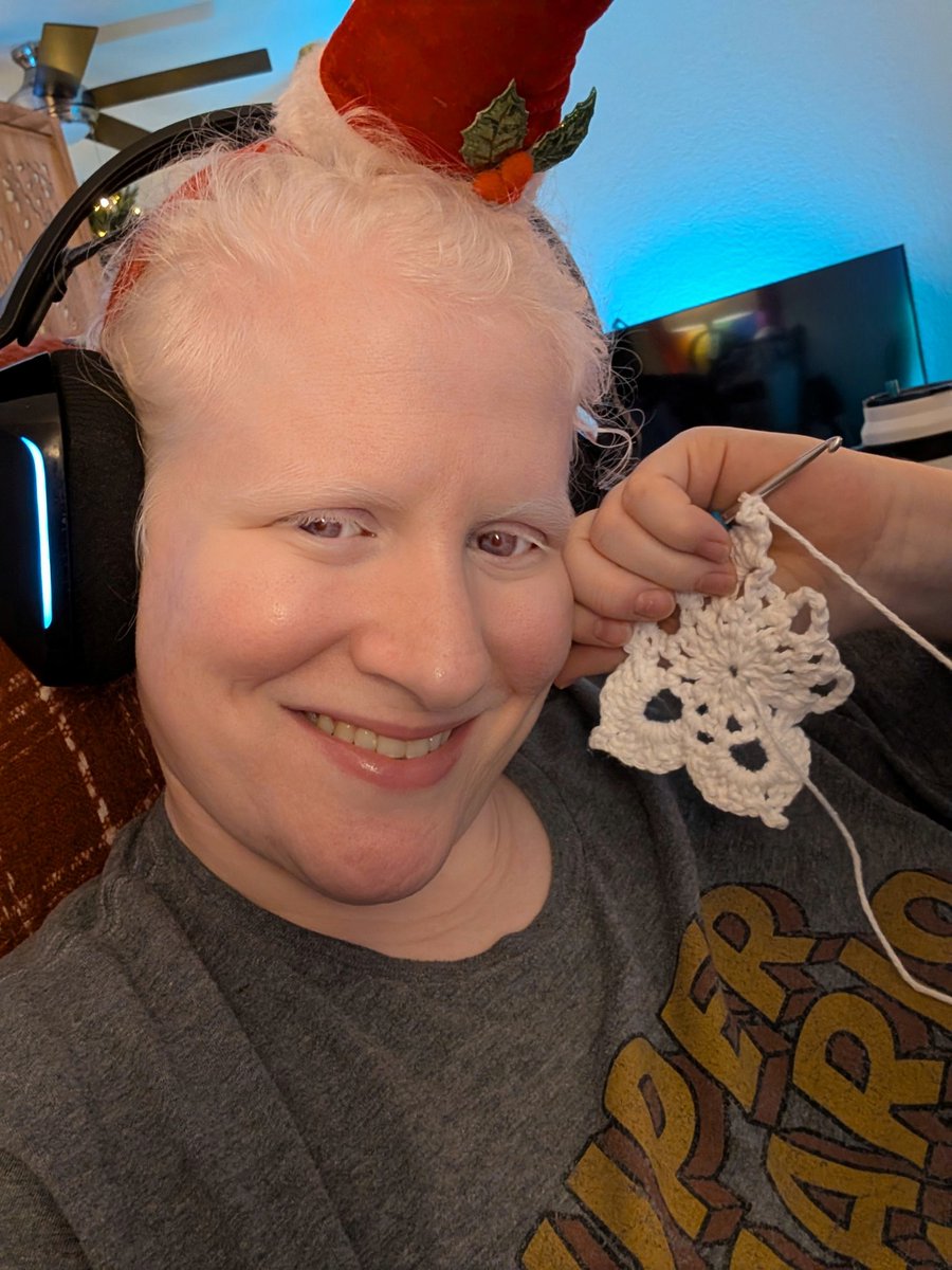 Oh nooo. Bunch of snowflakes in here! Get in here quick!

Crochet and docs and maybe an indie!

twitch.tv/danimarieauc