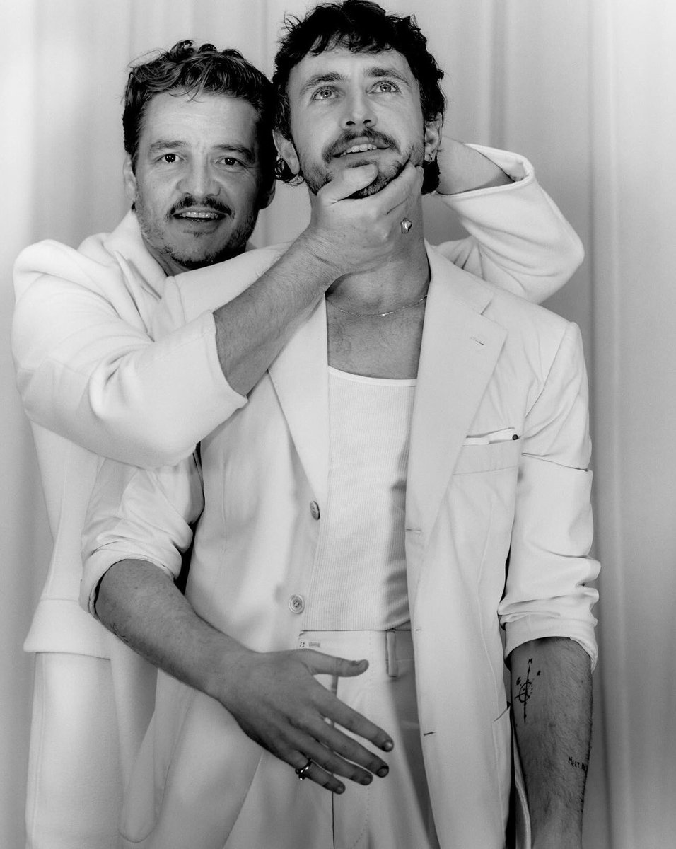 oneperfectscene's tweet photo. paul mescal &amp; pedro pascal https://t.co/2YIFom1w8M