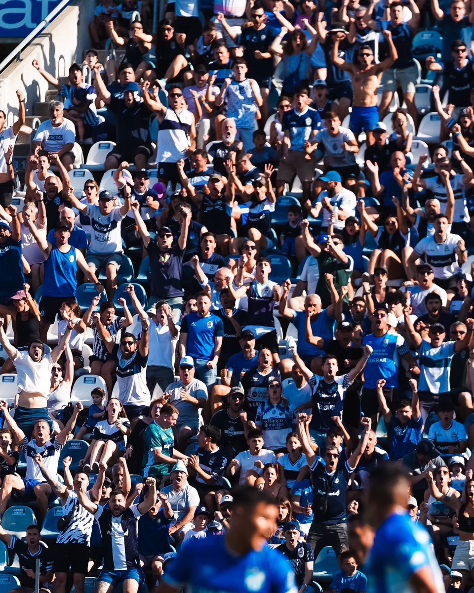 gimnasiaoficial's tweet photo. ¡Grito sagrado! 🐺💙 https://t.co/cS0IvVNz9P