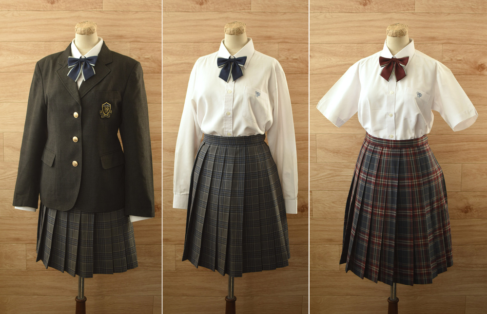 京都 明治大学付属八王子中学・高等学校 女子ブレザー制服が出品され