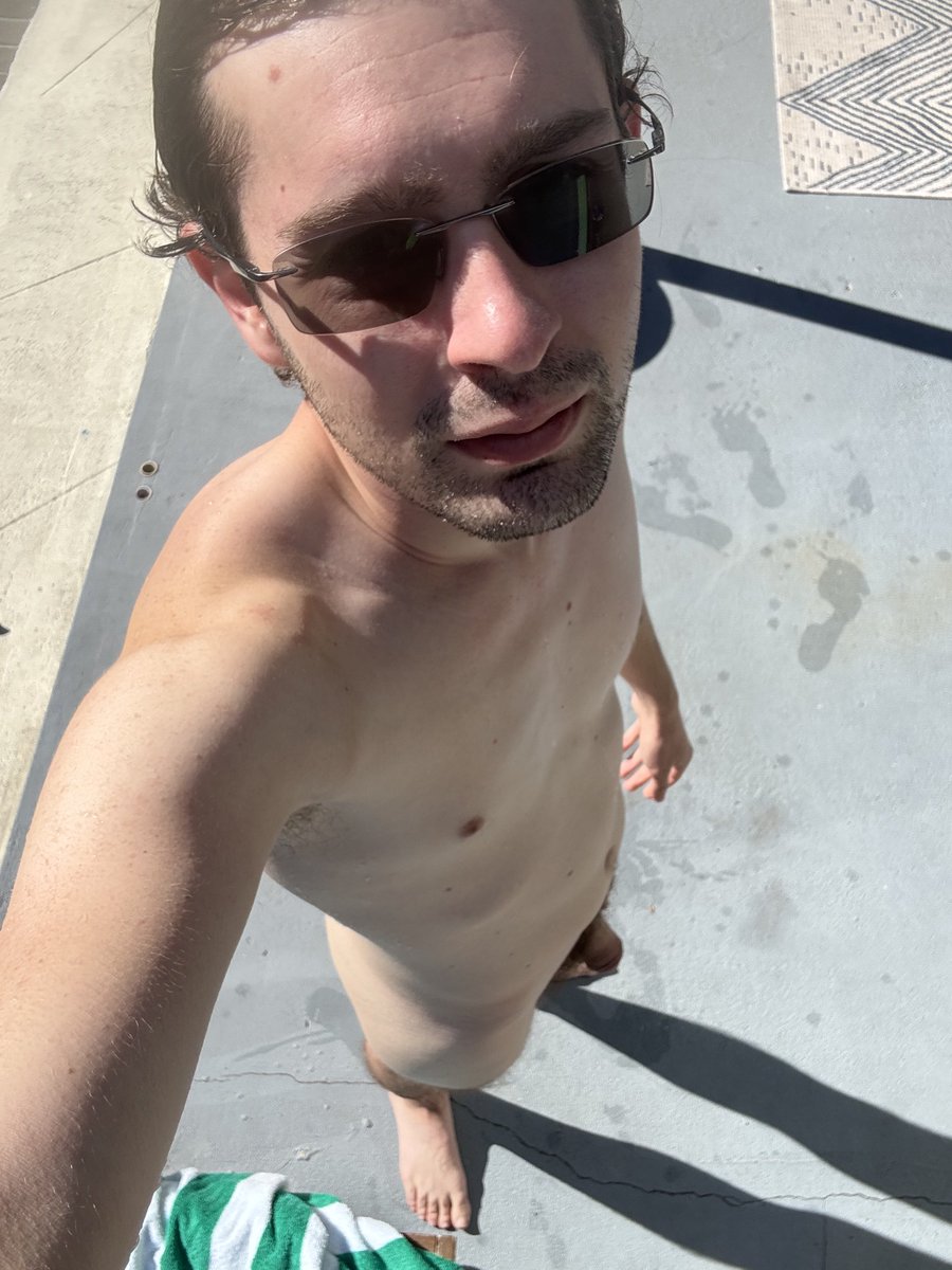 TrancemanOF's tweet photo. Living for the weekend https://t.co/BScRyLjwjS