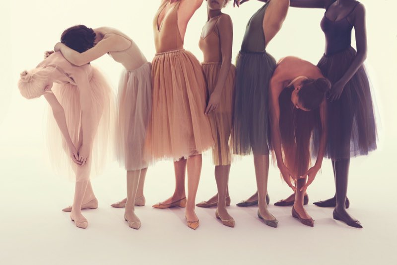 dchanlerlloyd's tweet photo. /// Louboutin’s Nude ballet series for “Solasofia” cc ‘16. lensed by Sofia &amp; Mauro. /// “Dancing Couple” (Allen Jones ‘02). https://t.co/JPcOgIZ89b