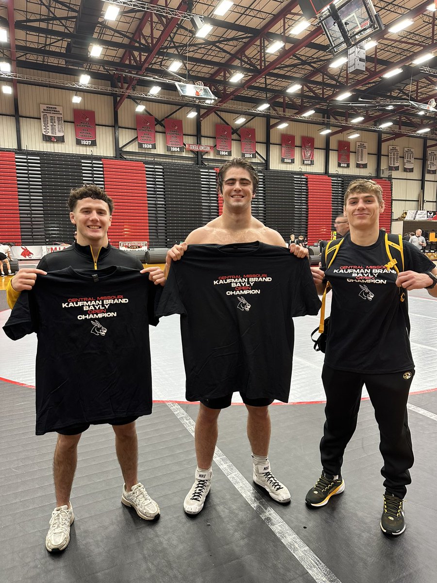 Three Champs for Tiger Style at the UCM Kaufman Brand Bayly Open! 

<a href="/ZekeSeltzer/">Zeke Seltzer</a> - 149 
<a href="/jarrett_stoner/">Jarrett Stoner</a> - 285 
<a href="/o_uhls/">Owen Uhls</a> - 141

#MIZ🐯 #TigerStyle