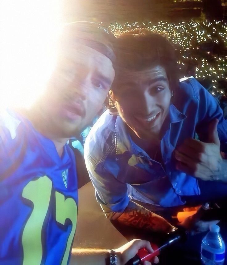 alwayshadlouis's tweet image. Zayn’s tribute means so much. He’s gonna take Liam with him to every city he performs, because he didn’t get a chance to do it.  He’s keeping his memory alive. Thank you Zayn. Liam sees everything and he’s so proud of you 💛❤️