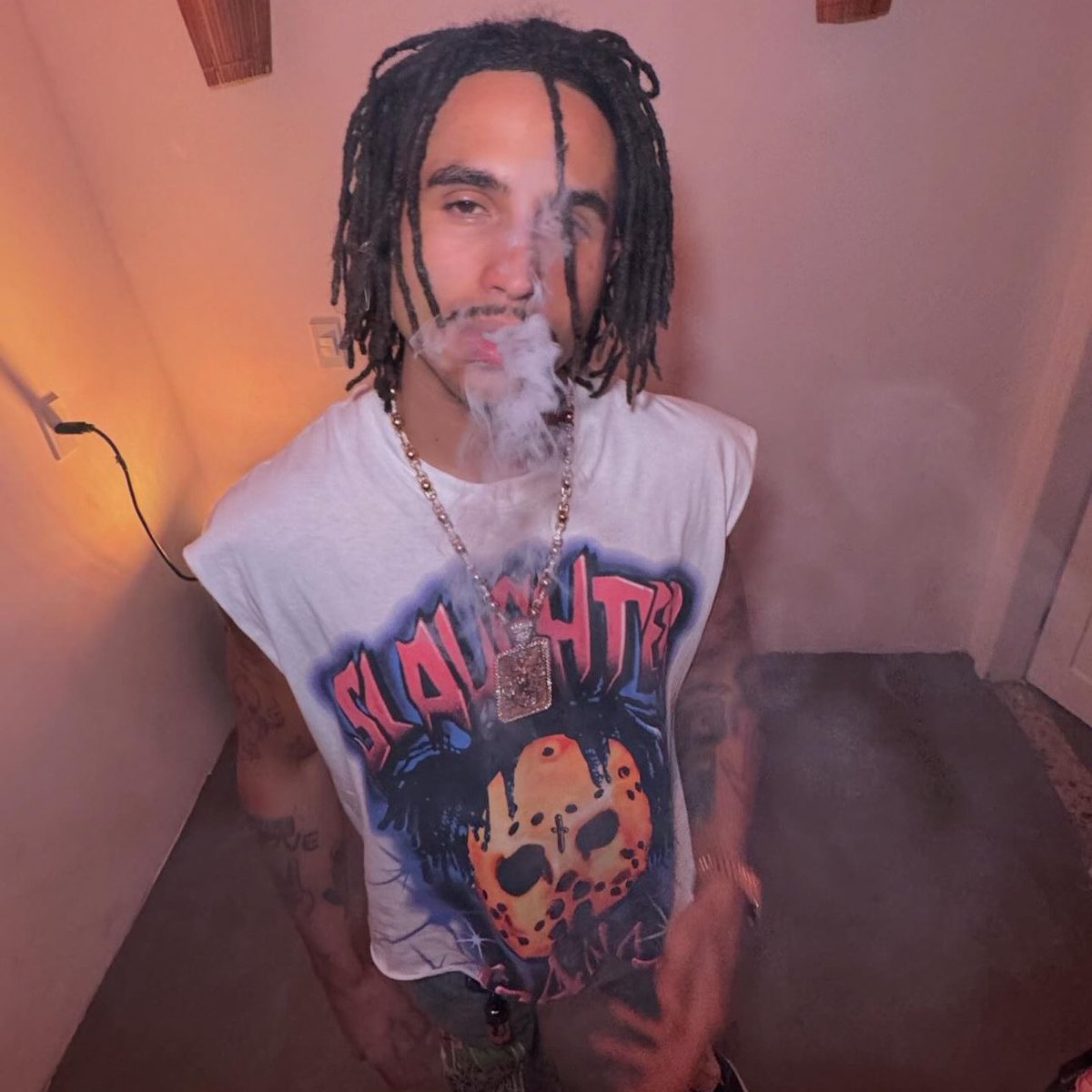 choquei's tweet photo. 🚨FAMOSOS: Aos 31 anos, Matuê revela que usa maconha frequentemente. https://t.co/NN30TelBFh