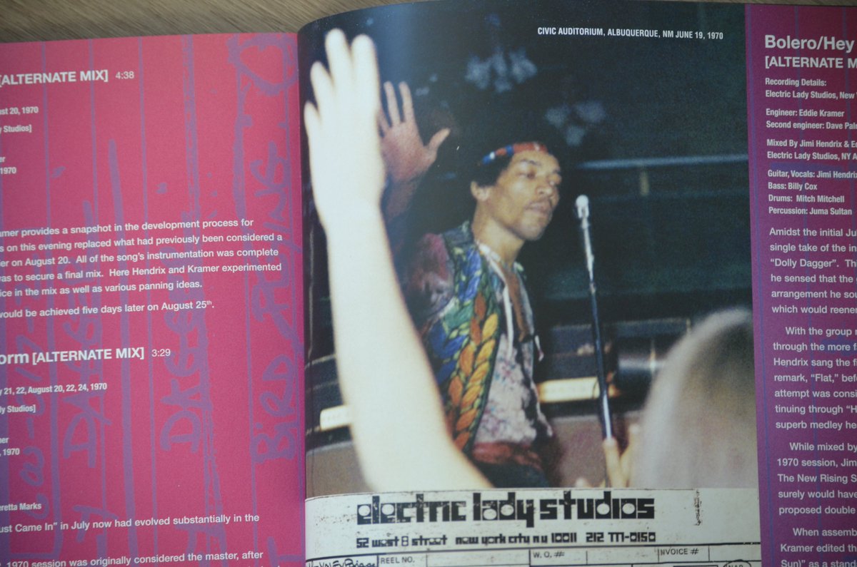 ACelebrityPhoto's tweet photo. Photo from Electric Lady Studios: A Jimi Hendrix Vision @JimiHendrix 
Credit Richard Kelleher, M.B.A.
Albuquerque Civic Auditorium Juneteenth, 1970
Copyrighted Richard Kelleher, Experience Hendrix, University of New Mexico Zimmerman Library Southwest Collection https://t.co/uyUWuMlJs5