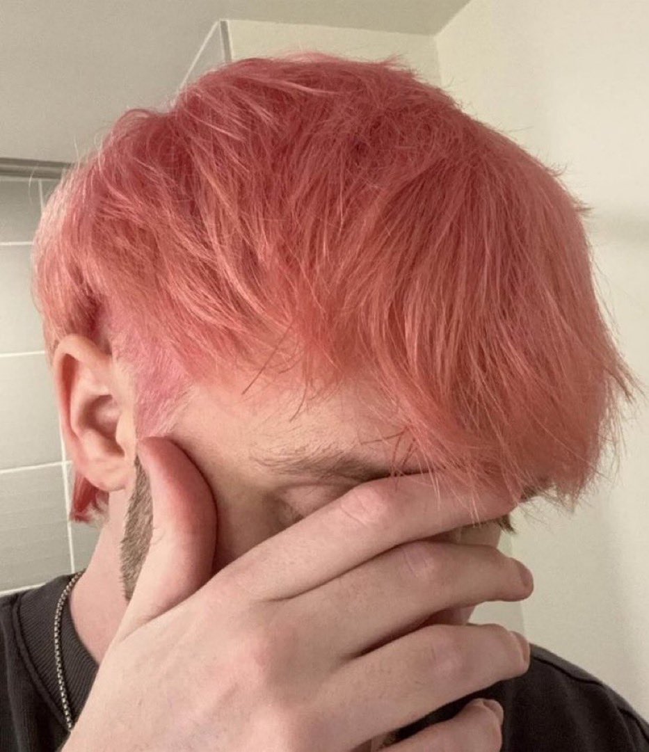 itsrydwt's tweet photo. Me because unfortunately he's joking https://t.co/Y5CTmLvD01