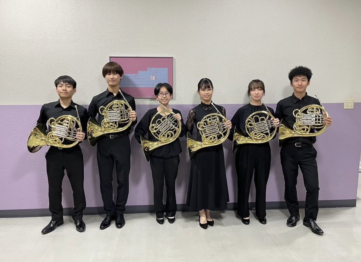 daion_horn's tweet photo. 続いては2回生の紹介で���✌️
2回生は学部5名、短大1名の計6名です✨
みんなでお出かけした時に撮った思い出の写真をお届けします📷🏃‍♂️‍➡️
昨年よりレベルアップした姿を皆様にお見せできるよう、2年生一同頑張ってまいります！
12/7（土）ザ・カレッジ・オペラハウスで
お待ちしております🧑‍🦱🤙 https://t.co/IxUX2vZj5v