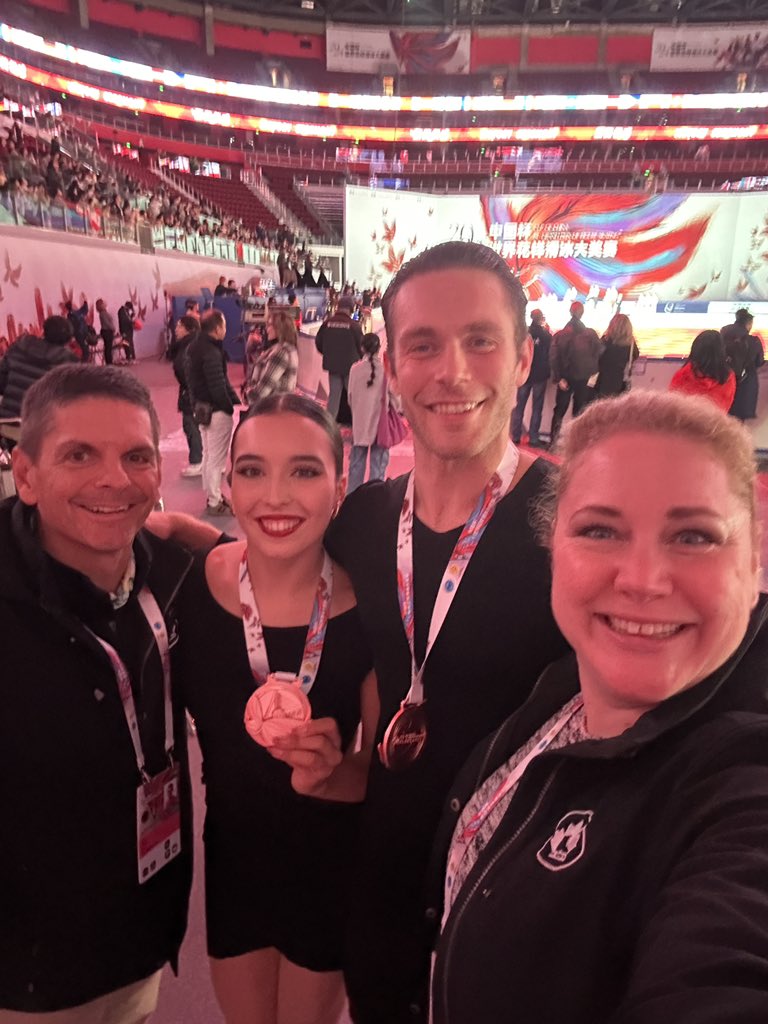 fraserscott14's tweet photo. Homeward bound with @SkateCanada team from @ISU_Figure Cup of 🇨🇳 #grandprix #Chongqing super proud of @_liapereiraaa @trennt22 Pairs🥉and Marjorie &amp; Zachary Ice Dance🥈good luck to ML &amp; ZL #grandprixfinal #Grenoble 🇨🇦⛸️ https://t.co/aSZLgF6q9D