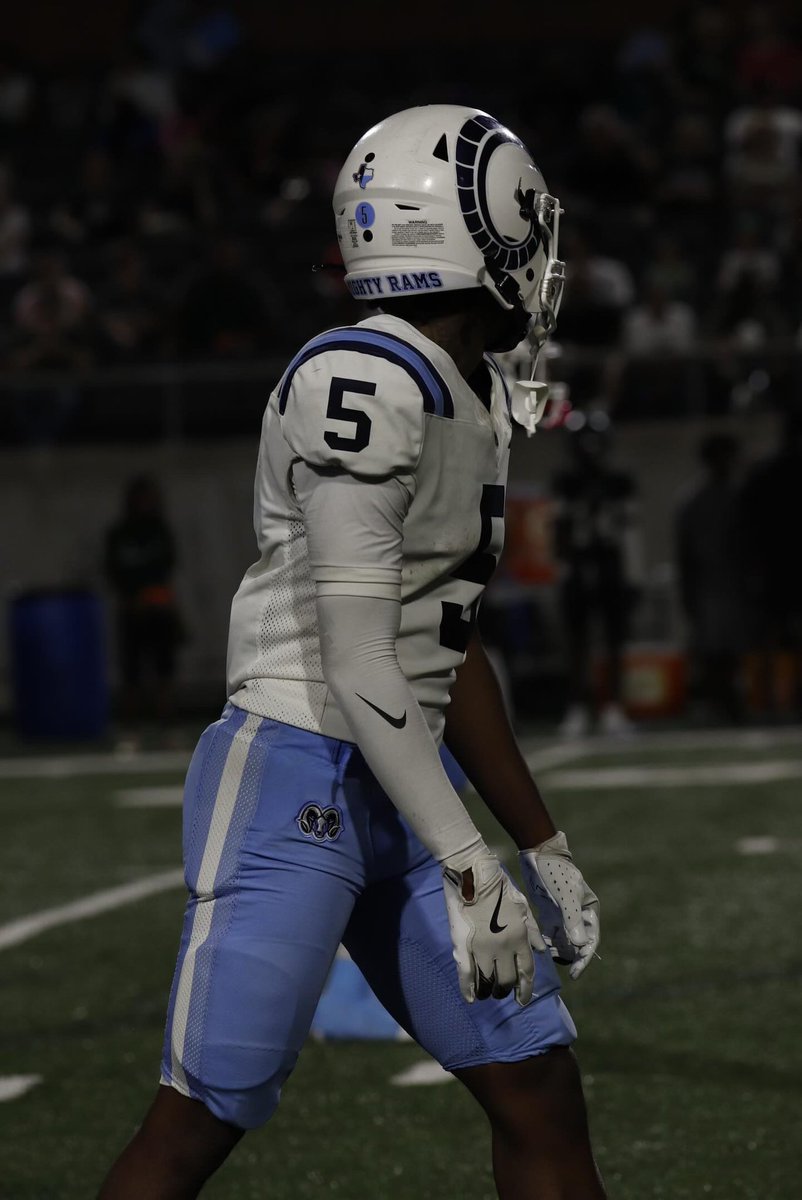 hudl.com/v/2QsCbW
Tay’Ron Hughes Senior Highlights
31 Receptions 
454 Receiving Yards
4 Touchdowns 
Missed 2 games due to an injury