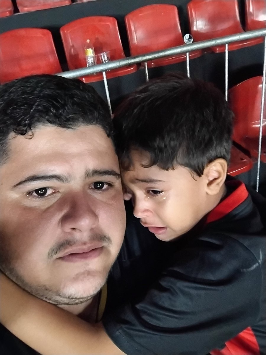 LuizGoncalves87's tweet photo. Subimos! Eu te amo, meu filho! https://t.co/SVfbEJ8AU0