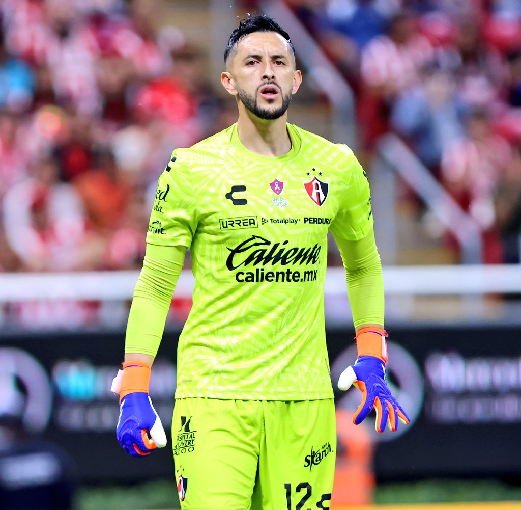 DeFutbolMX1's tweet photo. La única razón por la que el Atlas no se está comiendo 14 goles: https://t.co/1rjC2g0D9f