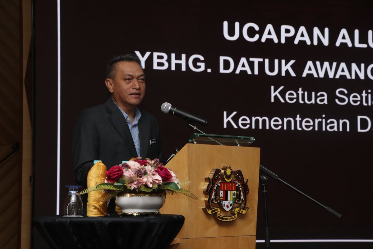 relamalaysia's tweet photo. 𝗣𝗲𝗿𝗵𝗶𝗺𝗽𝘂𝗻𝗮𝗻 𝗕𝘂𝗹𝗮𝗻𝗮𝗻 𝗞𝗲𝗺𝗲𝗻𝘁𝗲𝗿𝗶𝗮𝗻 𝗗𝗮𝗹𝗮𝗺 𝗡𝗲𝗴𝗲𝗿𝗶 𝗕𝗲𝗿𝘀𝗮𝗺𝗮 𝗗𝗲𝗻𝗴𝗮𝗻 𝗬𝗕 𝗗𝗮𝘁𝘂𝗸 𝗦𝗲𝗿𝗶 𝗦𝗮𝗶𝗳𝘂𝗱𝗱𝗶𝗻 𝗡𝗮𝘀𝘂𝘁𝗶𝗼𝗻 𝗕𝗶𝗻 𝗜𝘀𝗺𝗮𝗶𝗹, 𝗠𝗲𝗻𝘁𝗲𝗿𝗶 𝗗𝗮𝗹𝗮𝗺 𝗡𝗲𝗴𝗲𝗿𝗶 𝗧𝗮𝗵𝘂𝗻 𝟮𝟬𝟮𝟰
#SetiaBerbakti https://t.co/V1m0fZFosH
