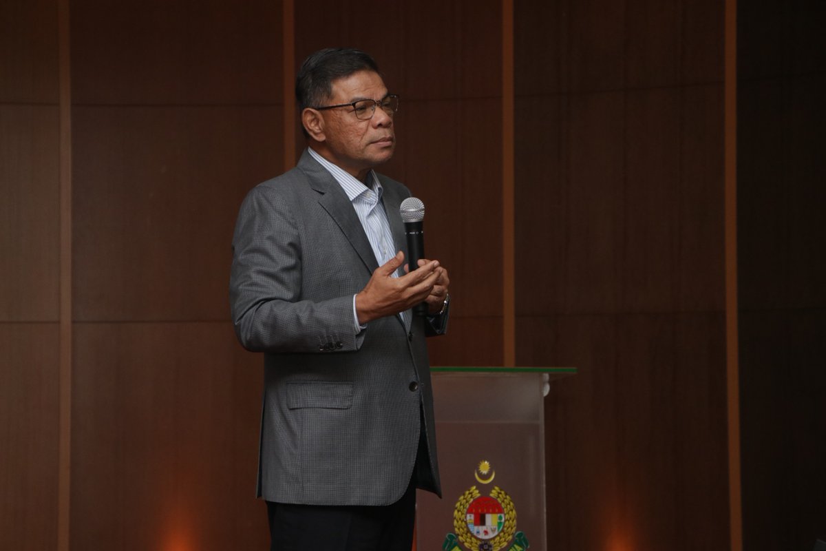 relamalaysia's tweet photo. 𝗣𝗲𝗿𝗵𝗶𝗺𝗽𝘂𝗻𝗮𝗻 𝗕𝘂𝗹𝗮𝗻𝗮𝗻 𝗞𝗲𝗺𝗲𝗻𝘁𝗲𝗿𝗶𝗮𝗻 𝗗𝗮𝗹𝗮𝗺 𝗡𝗲𝗴𝗲𝗿𝗶 𝗕𝗲𝗿𝘀𝗮𝗺𝗮 𝗗𝗲𝗻𝗴𝗮𝗻 𝗬𝗕 𝗗𝗮𝘁𝘂𝗸 𝗦𝗲𝗿𝗶 𝗦𝗮𝗶𝗳𝘂𝗱𝗱𝗶𝗻 𝗡𝗮𝘀𝘂𝘁𝗶𝗼𝗻 𝗕𝗶𝗻 𝗜𝘀𝗺𝗮𝗶𝗹, 𝗠𝗲𝗻𝘁𝗲𝗿𝗶 𝗗𝗮𝗹𝗮𝗺 𝗡𝗲𝗴𝗲𝗿𝗶 𝗧𝗮𝗵𝘂𝗻 𝟮𝟬𝟮𝟰
#SetiaBerbakti https://t.co/V1m0fZFosH
