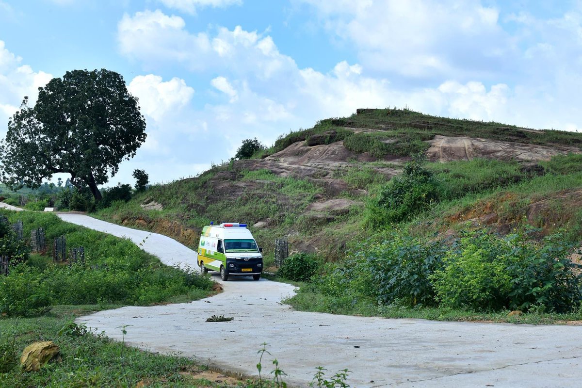 smilefoundation's tweet image. Bringing healthcare closer.

In Pics: Smile on Wheels mobile hospitals in the remote villages of India. 

#HealthCannotWait