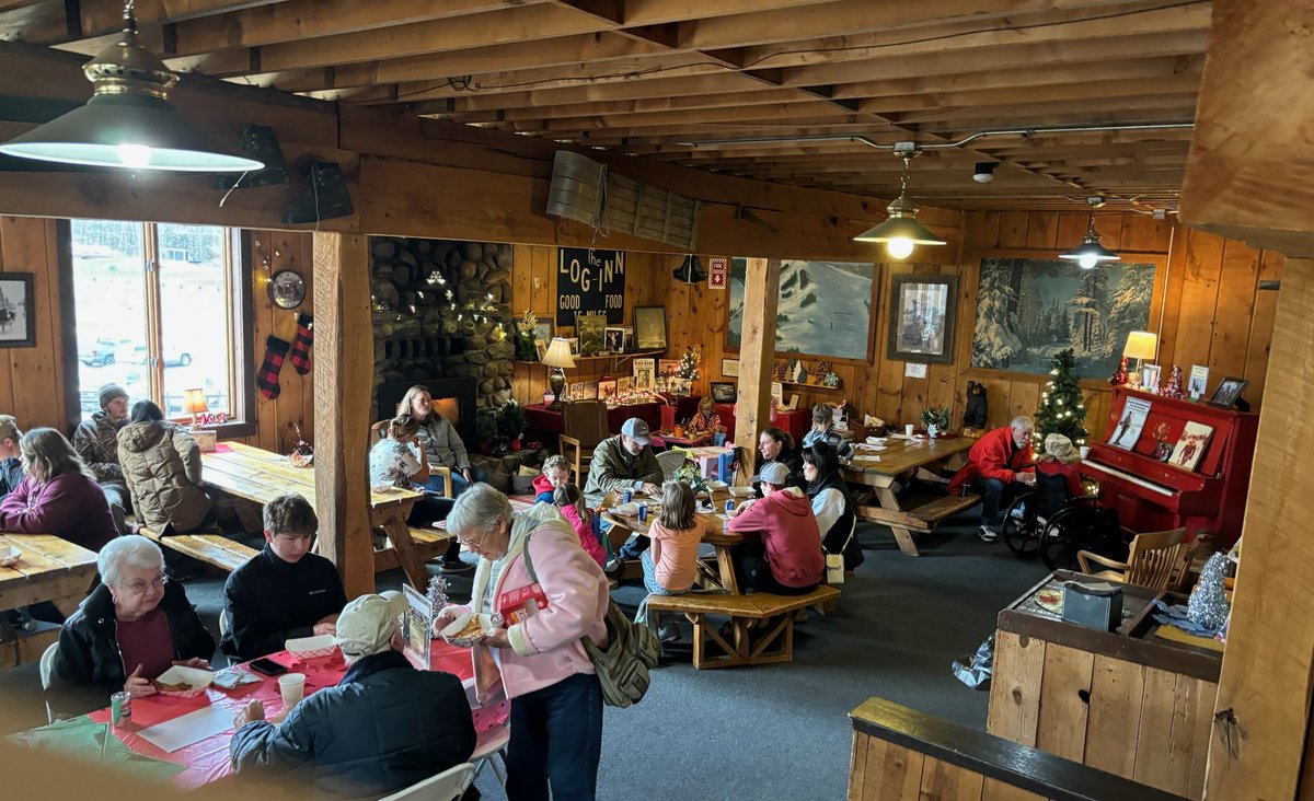 We had a wonderful turnout for our Open House/Ski Swap yesterday! A great way to welcome everyone back this season!❄️💙⛷️🏂

It's snowing this evening, and we will be starting up our snow machines tomorrow.!❄️❄️❄️🎉