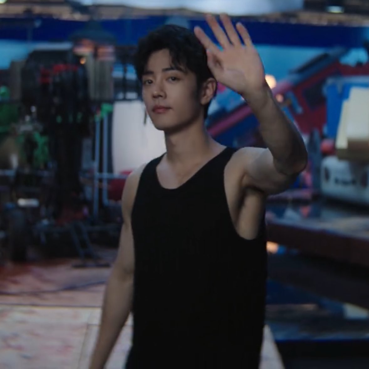 stop we got both yibo and xiao zhan wearing tank tops today 😭✋🏻 BOYFRIENDS BEHAVIOR