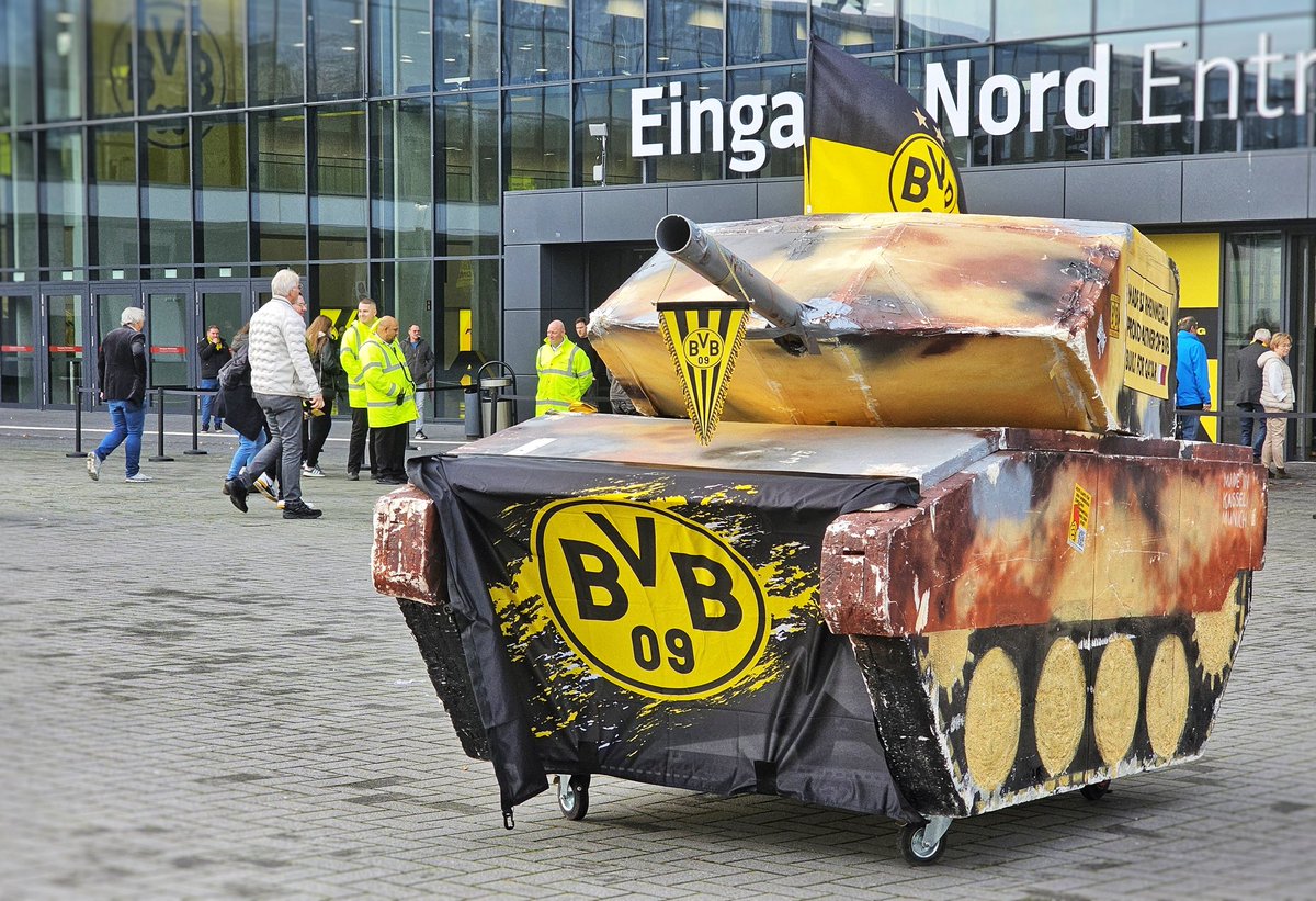 Deutsche Friedensgesellschaft (@dfgvk_bv) on Twitter photo Erfolg! 🥳 Auf der Mitgliederversammlung des <a href="/BVB/">Borussia Dortmund</a> haben sich gestern 556 Mitglieder für die Kündigung des Rheinmetall-Deals ausgesprochen, nur 247 waren für die Beibehaltung der Partnerschaft. 🗳️ Jetzt muss der Vorstand den Beschluss schnellstmöglich umsetzen! ❌ Erfolg! 🥳 Auf der Mitgliederversammlung des <a href="/BVB/">Borussia Dortmund</a> haben sich gestern 556 Mitglieder für die Kündigung des Rheinmetall-Deals ausgesprochen, nur 247 waren für die Beibehaltung der Partnerschaft. 🗳️ Jetzt muss der Vorstand den Beschluss schnellstmöglich umsetzen! ❌