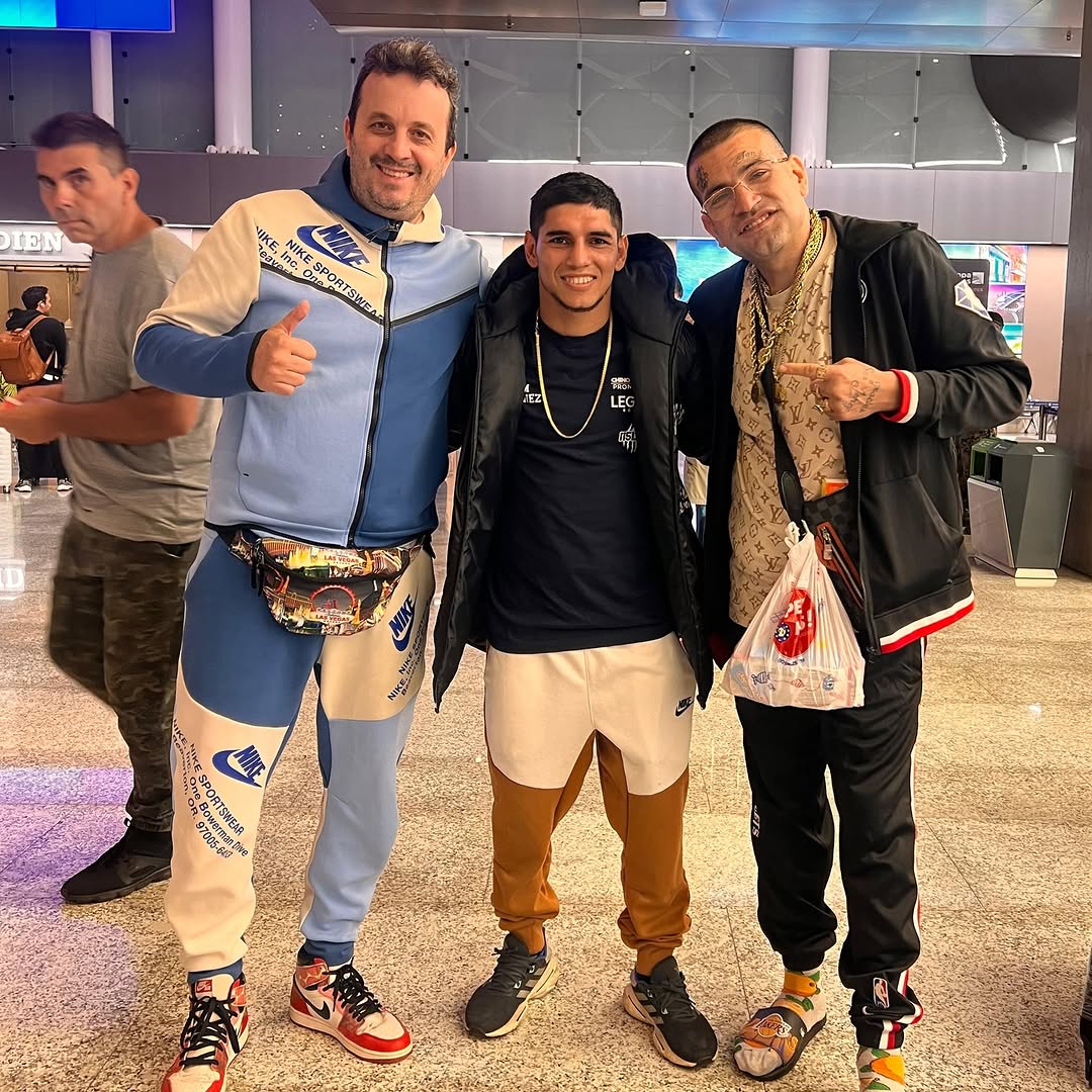 🇦🇷🛫🛬🇺🇸
Fernando 'Puma' Martínez ya puso rumbo a Miami, donde realizará el último mes de preparación para la revancha contra Kazuto Ioka 

(La revancha es defensa del Mundial 👑 IBF supermosca y tendrá lugar el 31 de diciembre en Japón 🇯🇵)

📸 <a href="/chinomaidanapro/">Chino Maidana Promotions</a> 

#ESPNKnockOut