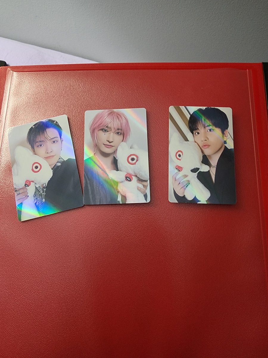 kaitch23's tweet image. OMG I JUST PULLED THE HONGJOONG GOLDEN TARGET CARD. WELCOME TO THE COLLECTION