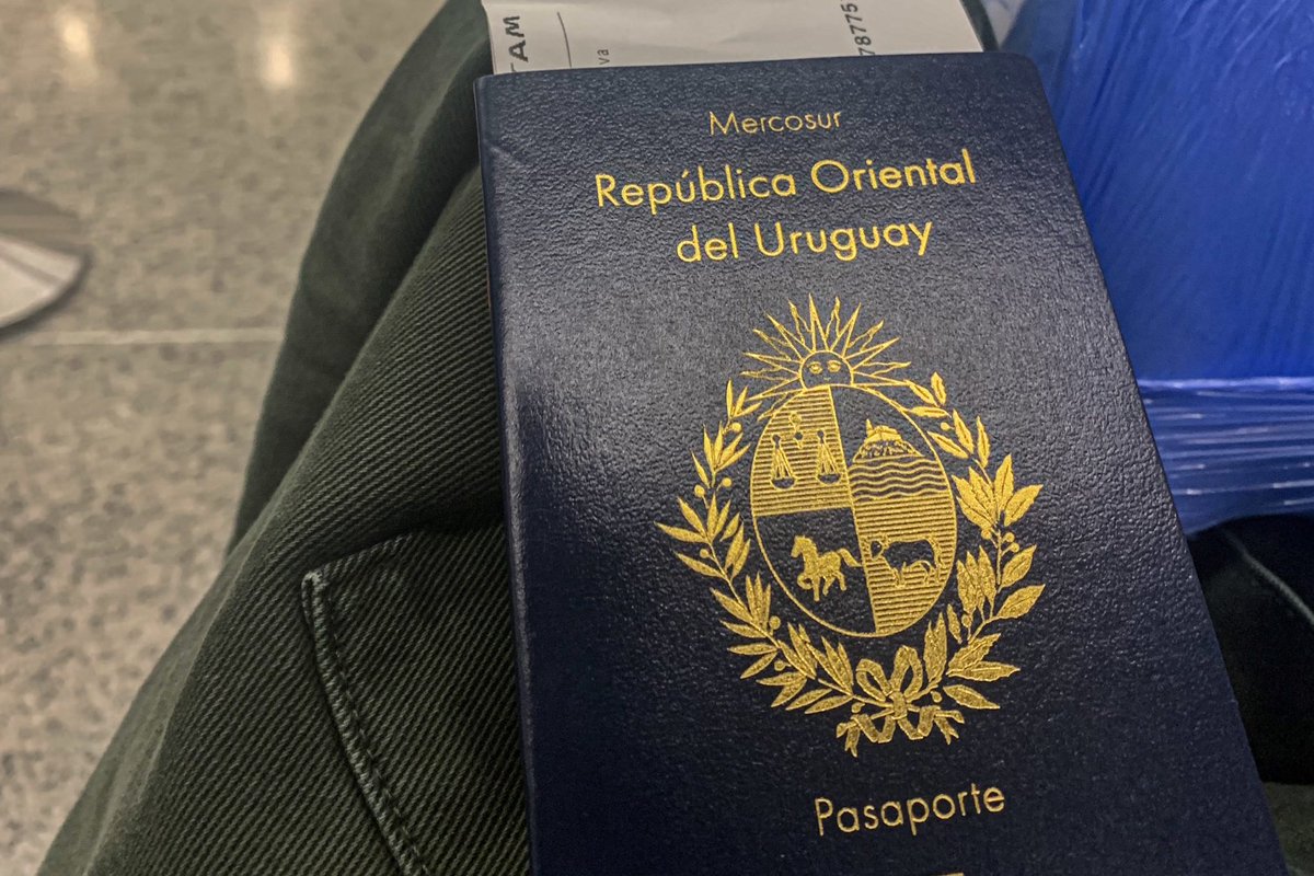 gioacchinovp's tweet photo. Cansado de que no alcance, cansado de vivir con miedo, cansado no saber que va a pasar mañana y que todos los dias te cambien las reglas del juego. Ya no se soporta más este gobierno frentista 

Me voy. La única salida es Carrasco https://t.co/LfwV6tmPWD