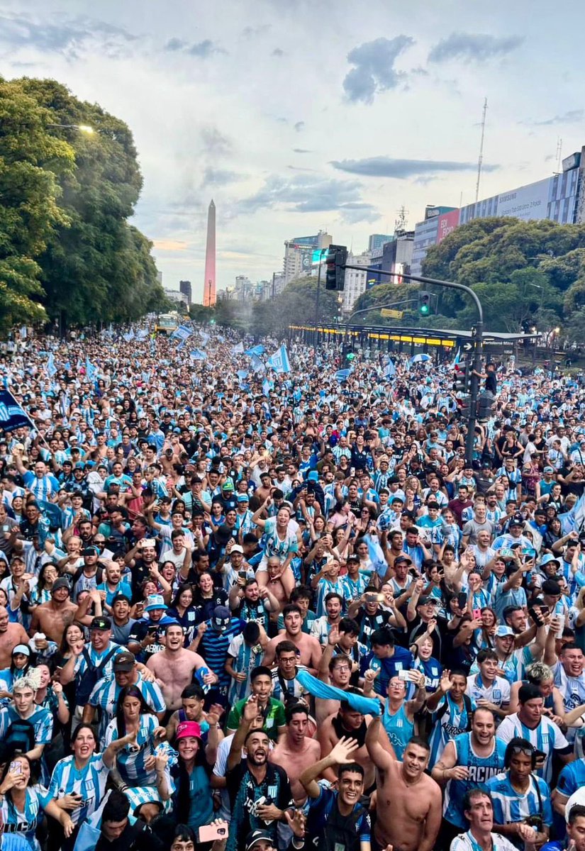 La locura académica que se vivió en el Obelisco, capturada por Gabriel Rojas 🤯