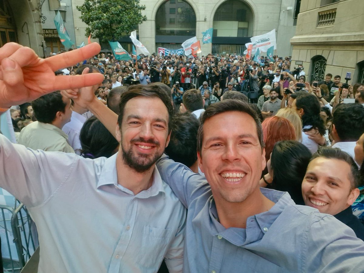 cn_castro's tweet photo. ¡VAMOS POR 4 AÑOS MÁS! El Gobernador Claudio @Orrego logra un triunfo histórico para la región, consolidando una forma de hacer política que prioriza la gestión, la búsqueda de acuerdos por sobre la confrontación y una ciudad con justicia territorial para tod@s 💪🇨🇱 https://t.co/OzNFSMc5KN