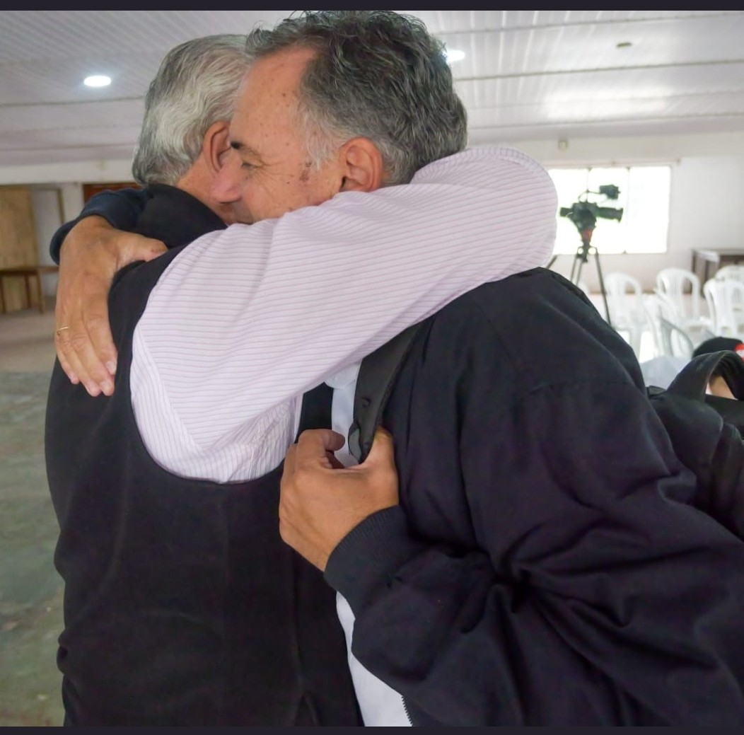 No es fútbol. Entenderàn. Y con el mayor respeto por todos. Por todos ! Comparto un momento de los miles de kilómetros que hicimos. Inolvidable. Gracias a La Patriada por abrirme las tranqueras. Me siento mejor ciudadano . Supieron cumplir !