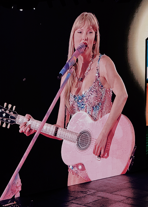 hightowerheart's tweet photo. my favourite pictures i took last night 🖤 #TorontoTSTheErasTour views from the nosebleeds!!! @TaylorNation13 #Tayronto https://t.co/DwZHlsJy4P