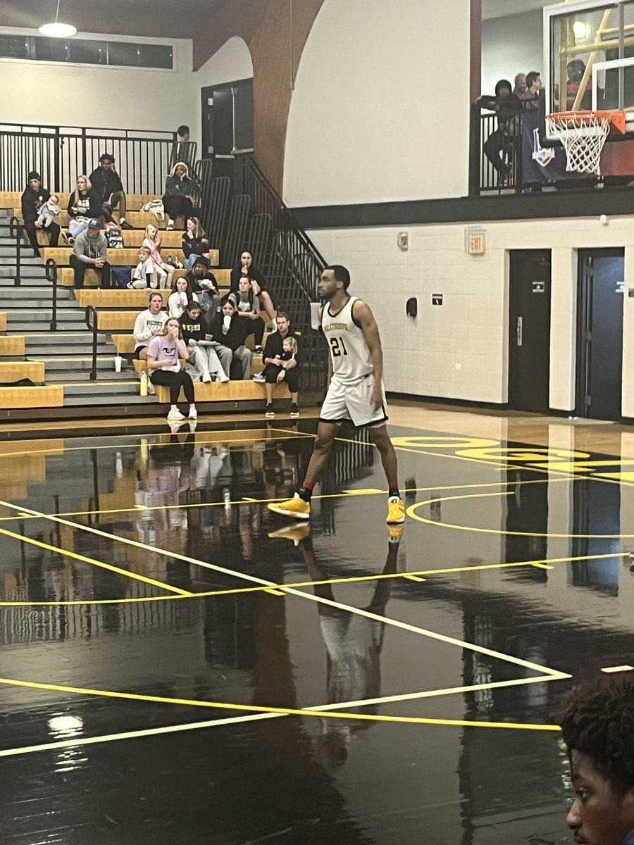 Stop #4

Got a chance to check out Perry Robinson at Oglethorpe yesterday.  He had 26 points and 13 rebounds against Warren Wilson.