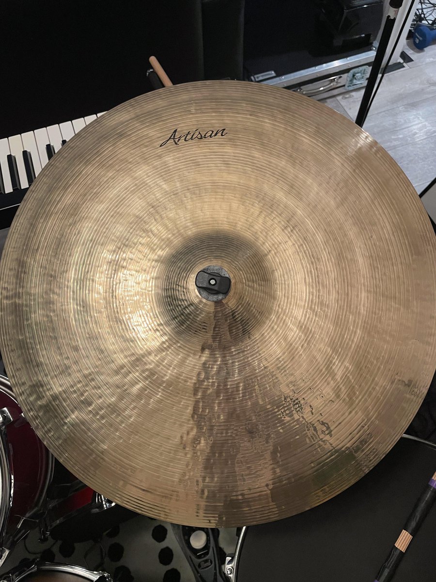 CarsonMunk11's tweet photo. New Cymbal - 20” Sabian Artisan [by nicegh0st]
  
 #band #beats https://t.co/1BjVrlqXFU