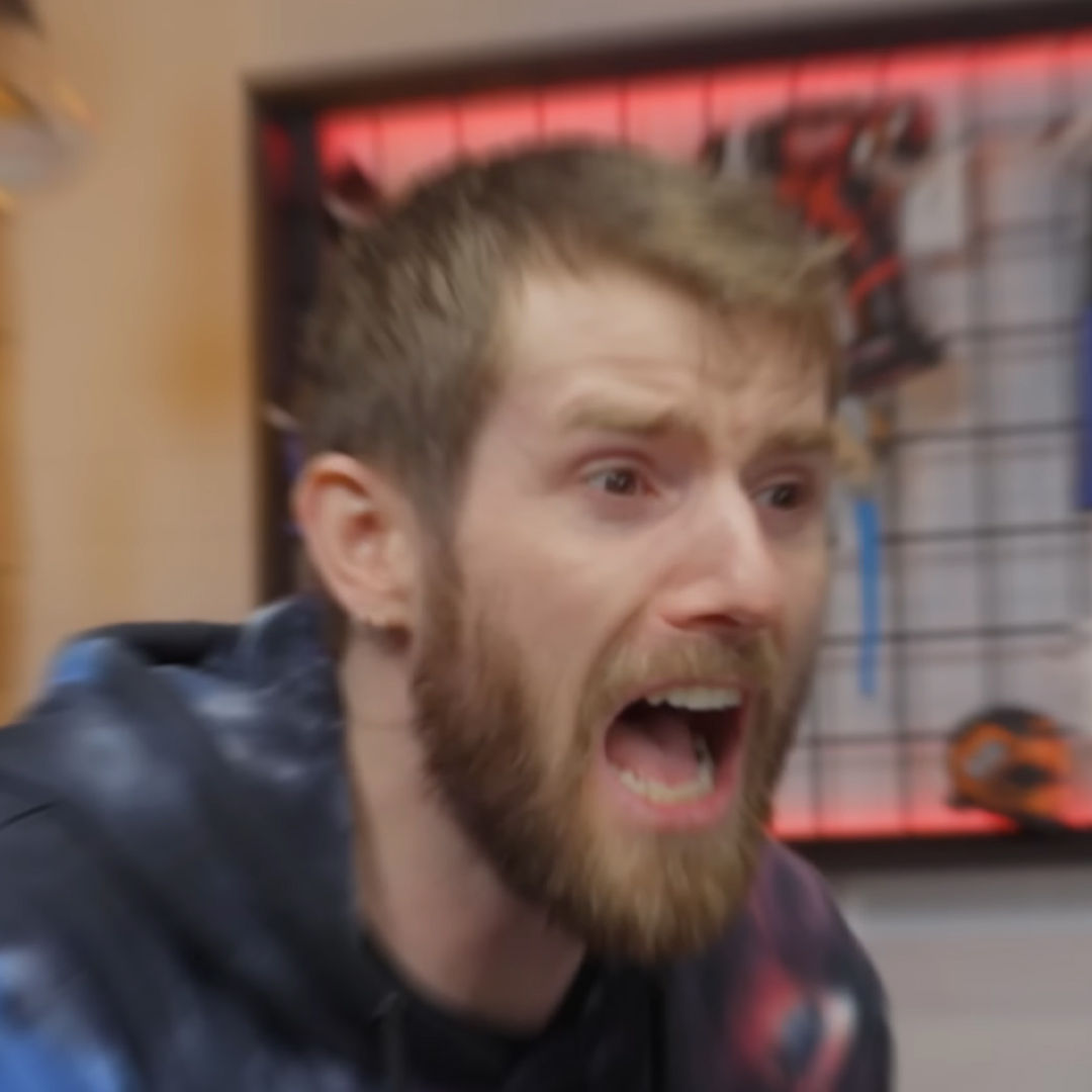 LinusTech's tweet photo. MUSTAAAAAAARD https://t.co/9n75LdAuuT