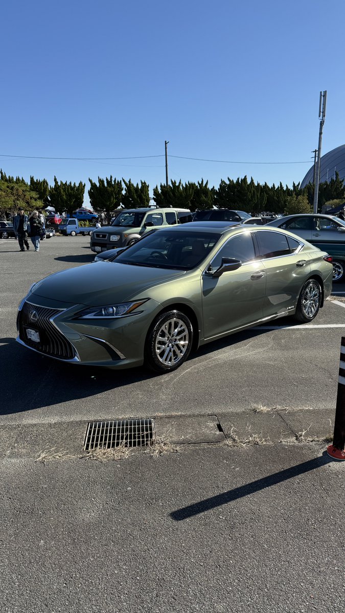 こーれ、まーじでぶっささり。
色、内装色、クローム、𝑺𝑼𝑵𝑹𝑶𝑶𝑭、致死量タイヤワックス
全てにおいて文句ない。えぐい。