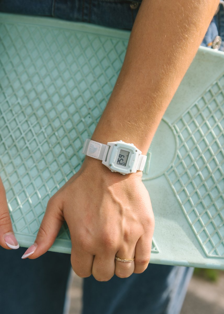 freestyle_watch's tweet photo. ❄️ Cool vibes, endless adventures! The Arctic Rush Classic and Mini watches bring a refreshing splash of pastel blue to every moment 🌊
#FreestyleWatches #SharkWatch #Colorpop #BlueAccessories #BlueAesthetic #Blue #BabyBlue #PastelAesthetic #Pastels https://t.co/hoz8BHzHtY https://t.co/x0I2wzYoe3