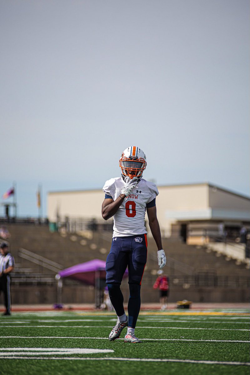 Sophomore Szn Film 
11 Games Played 
1000+ yards 
30 receptions 
18 returns 
8 TDs
Wr/Return Man
Full Qualifier 
hudl.com/v/2QA9t5