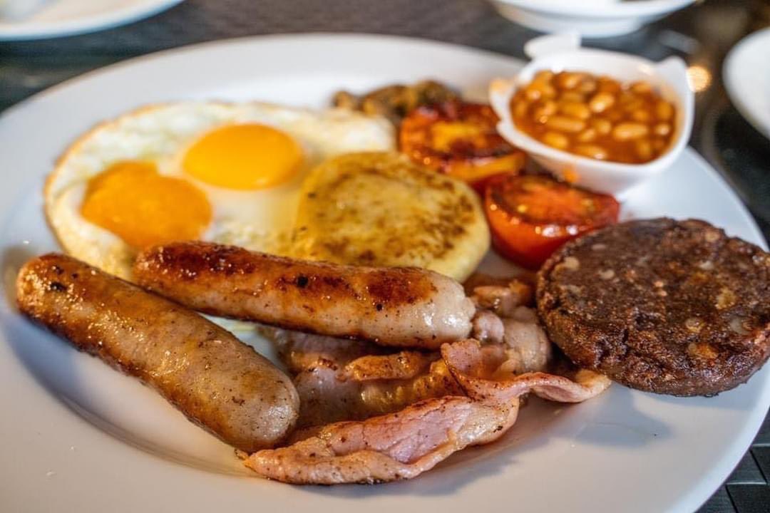 BlarneyStoneBkk's tweet photo. 🍳 Breakfast, Lunch &amp; Dinner… the day is sorted! 
.
��� Happy Hours, all day everyday to 8pm! 

🍔 Kitchen open from 8am to 11.30pm, daily! 
.
.
#irishpub #TheblarneystoneBkk #foodlover #Bangkok #Nana https://t.co/Trh0scdp9H