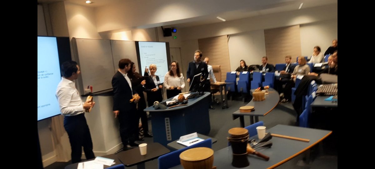 LydieSol's tweet image. Une journée intense à transmettre le rythme aux étudiants en Master de Management Immobilier à l'ESSEC, et à filer la métaphore musicale pour trouver les clefs de réussite du travail en équipe. Bravo et merci pour votre confiance !
#essec #rythme #music #Creativity